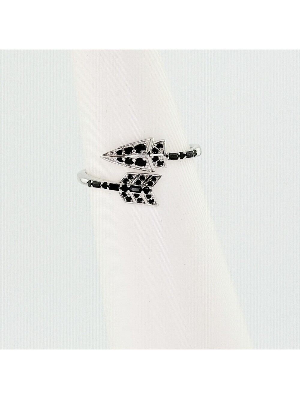 Bomb Party Sterling Club Sz 8 “An Arrow Found” Black Onyx on .925 Silver